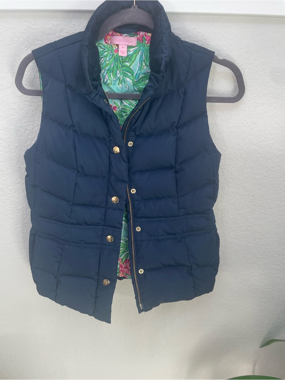 Lilly Pulitzer Lauren Down Puffer Vest Navy Floral Lining XS never worn